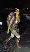 Rihanna som Ninja turtle.