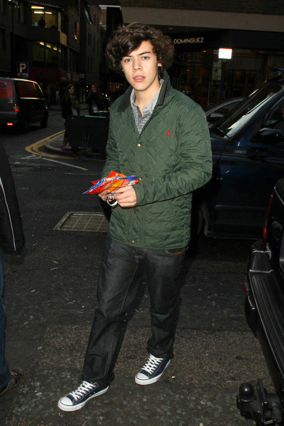 2010: En ung Harry Styles njuter av en kväll på stan i London.