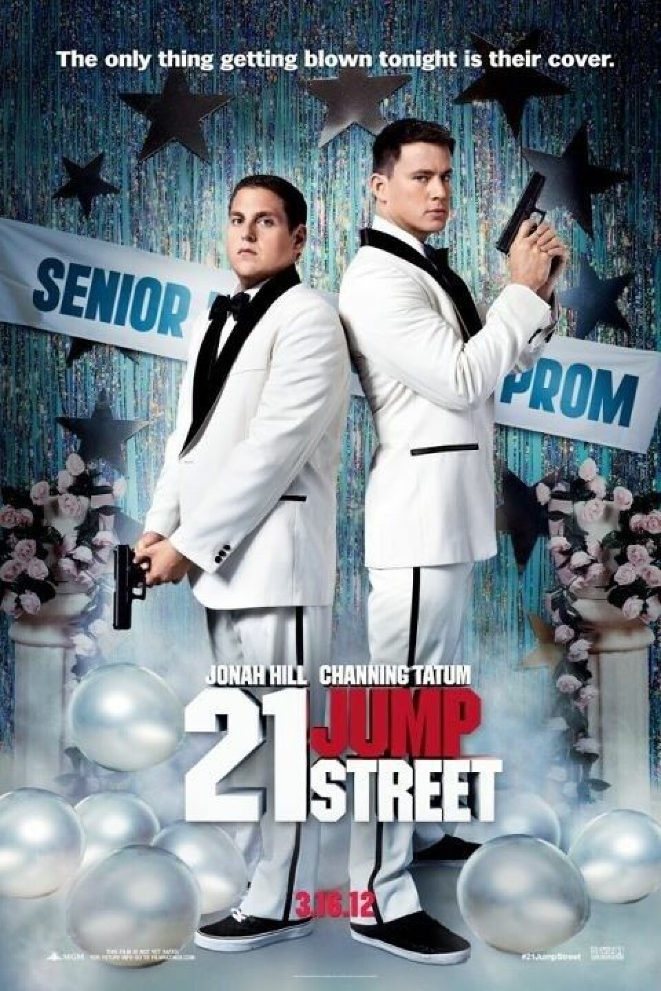 21 jump street: Ett par poliser går undercover som high school-studenter för att avslöja en droghärva.