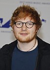 Ed SheeranDen f&ouml;rsynta killen som i b&ouml;rjan av sin karri&auml;r mestadels g&ouml;mde sig bakom gitarren &auml;r uppvuxen med tv&aring; v&auml;ldigt framg&aring;ngsrika och kreativa f&ouml;r&auml;ldrar. Under tjugo &aring;rs tid drev hans pappa John och mamma Imogen eget f&ouml;retag d&auml;r de s&aring;lde dyr konst och sj&auml;lva drog in massor av pengar.