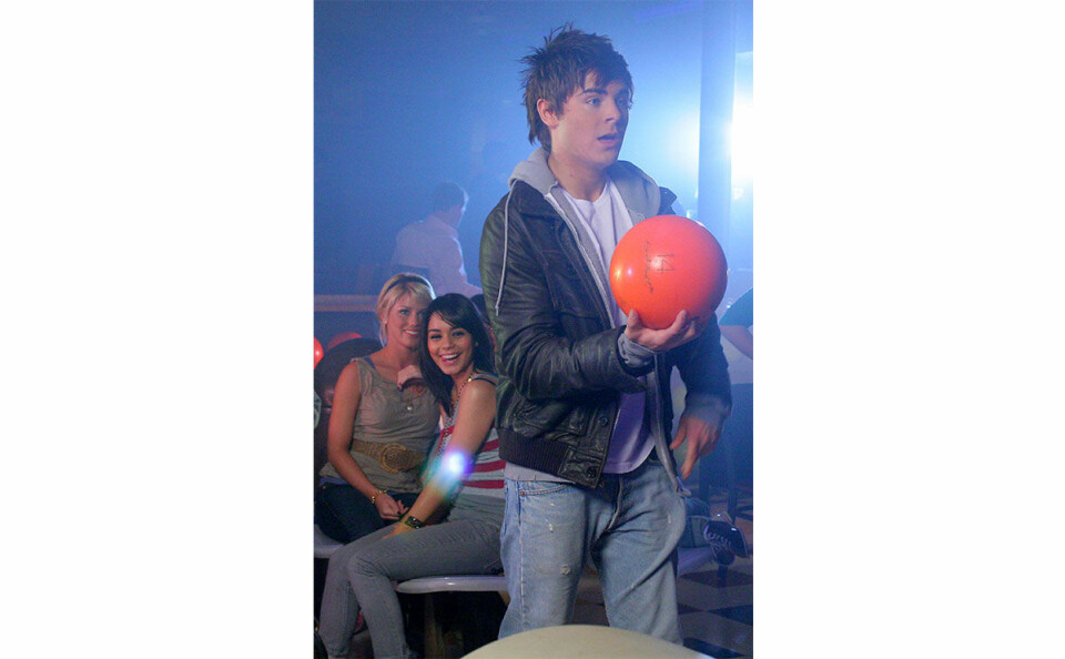 2007: Zac spelar Vanessas kärleksintresse i musikvideon till hennes låt 'Say OK'.