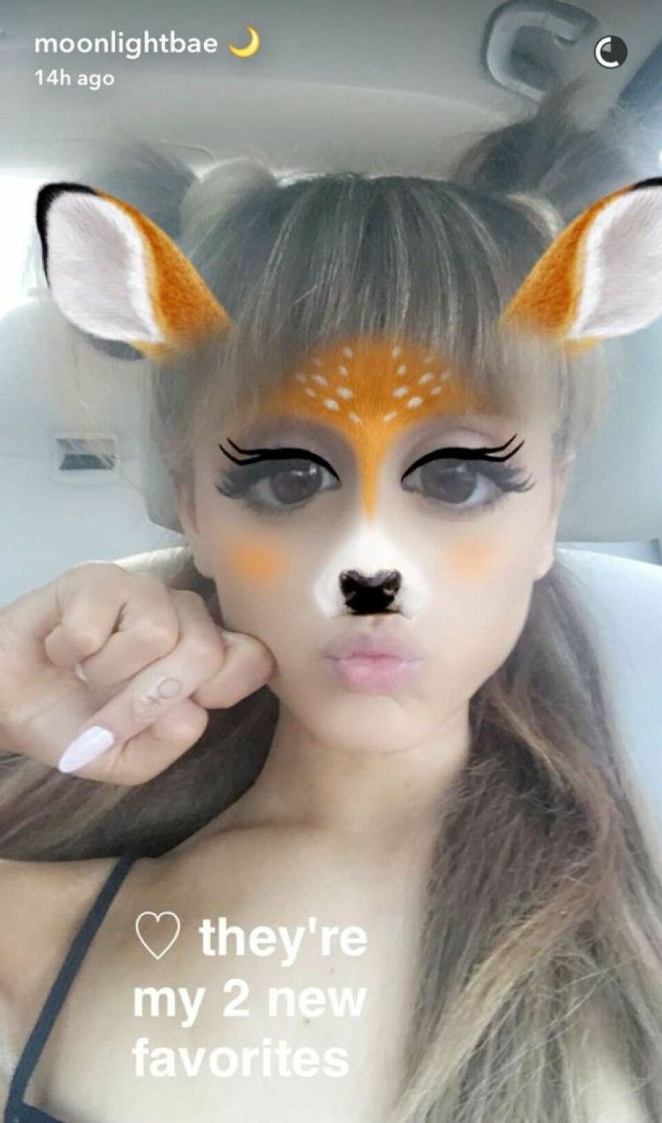 Se Ariana Grandes nya feministtatuering