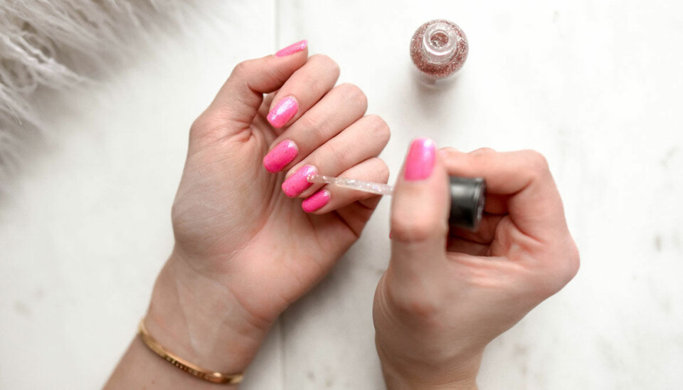 Bästa knepet för att slippa få nagellack utanför nageln