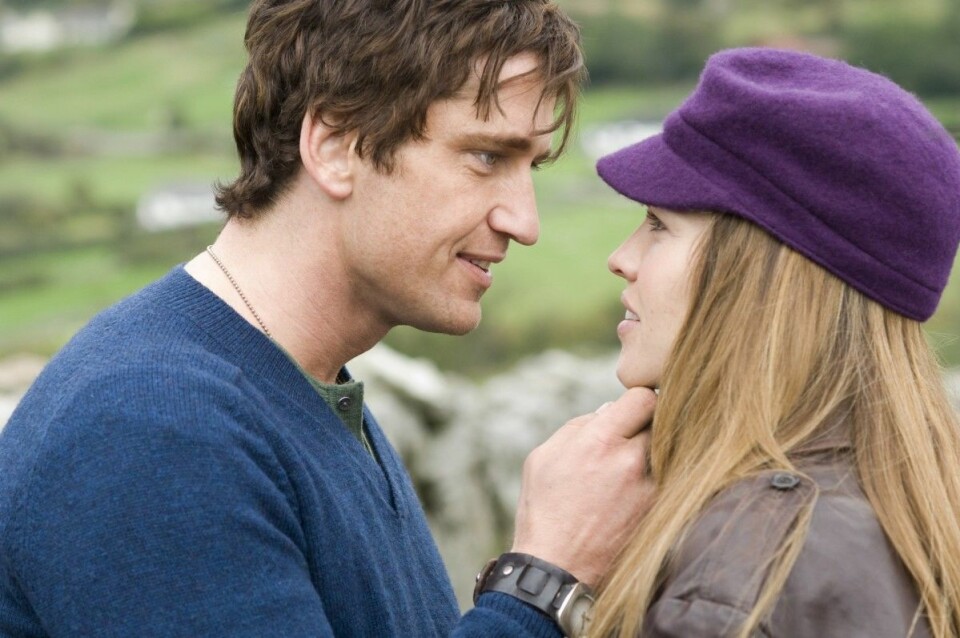 P.S I love you (2007)En kvinna förlorar sin man. För att hon ska kunna gå vidare har han lämnat henne massa lappar och uppgifter att göra efter hans bortgång.