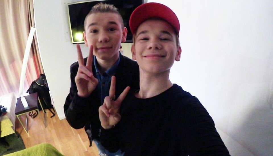 Så här har du aldrig sett Marcus & Martinus förut — de tar över vloggen