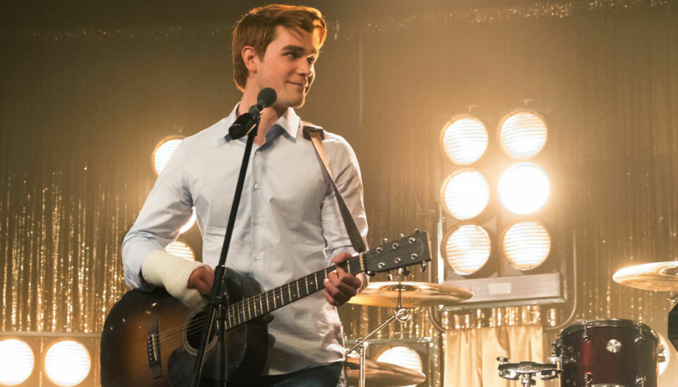 Vem slår Archies hjärta för? Se senaste trailern till Riverdale