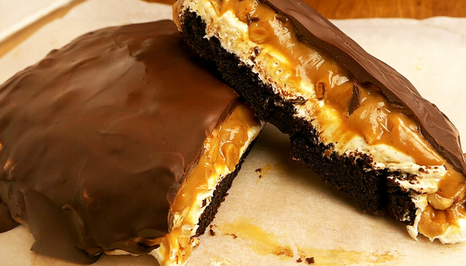 Så gör du en gigantisk snickerskaka