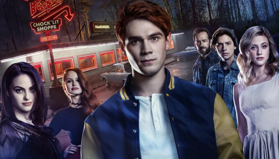 Se bilderna som avslöjar att någon kommer gifta sig i Riverdale
