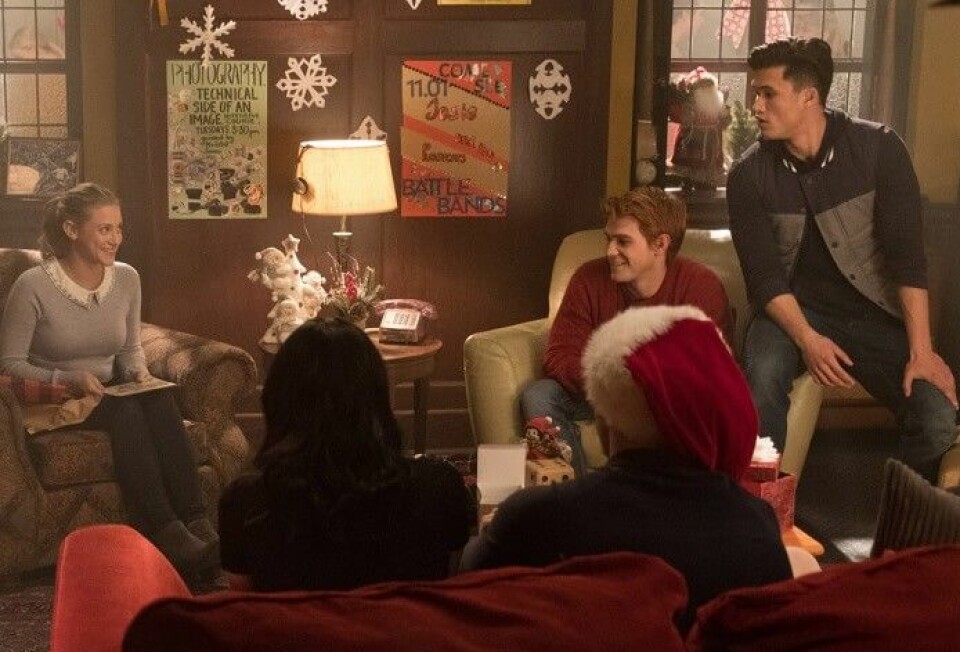 Black hood i Riverdale har avslöjats – men ingen tror att det egentligen är han