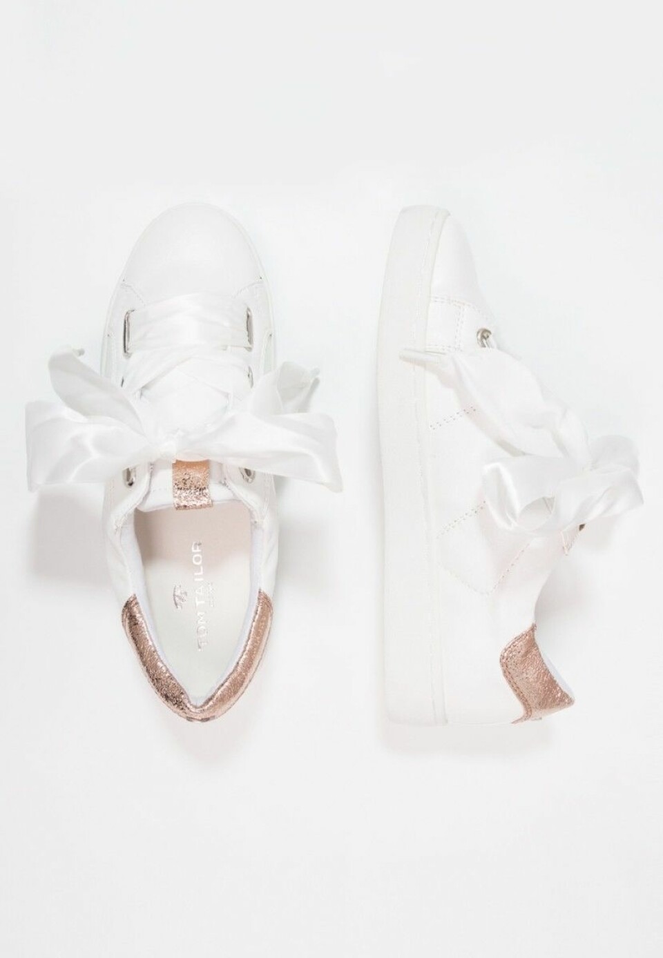 13 par vita sneakers som passar perfekt i vår