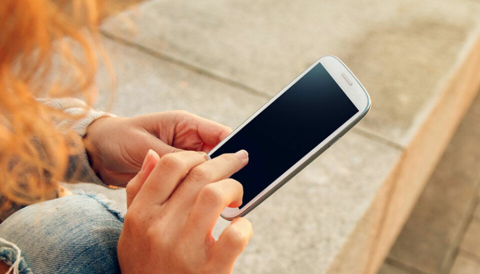 Så får du enkelt bort fettfläckar från mobilen
