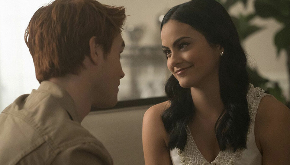KJ Apa och Camila Mendes om sexscenerna i Riverdale