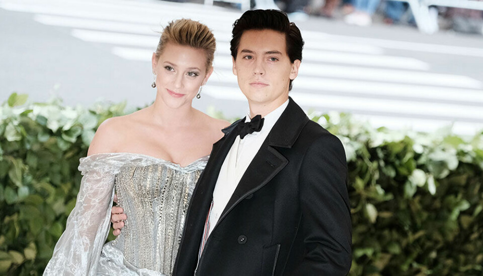 Lili Reinhart svarar på ryktet om att hon är gravid