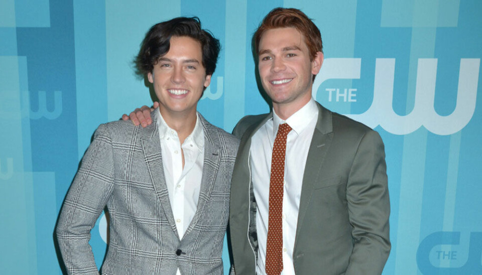 KJ Apa och Cole Sprouse bråkar på Instagram av den roligaste anledningen