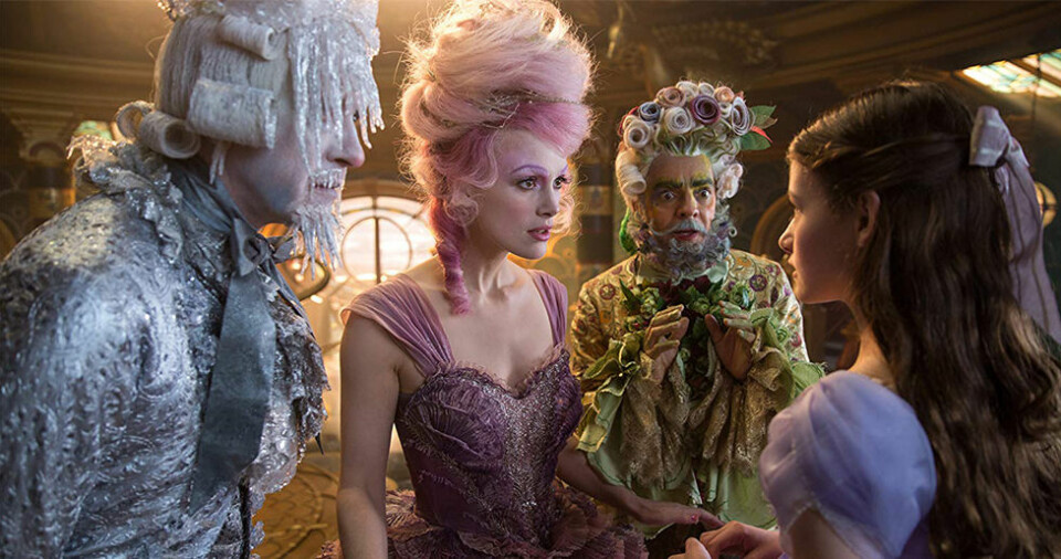 Keira Knightly spelar The Sugar Plum Fairy och Mackenzie Foy spelar huvudpersonen Clara. Foto: Disney Keira Knightly spelar The Sugar Plum Fairy och Mackenzie Foy spelar huvudpersonen Clara. Foto: Disney