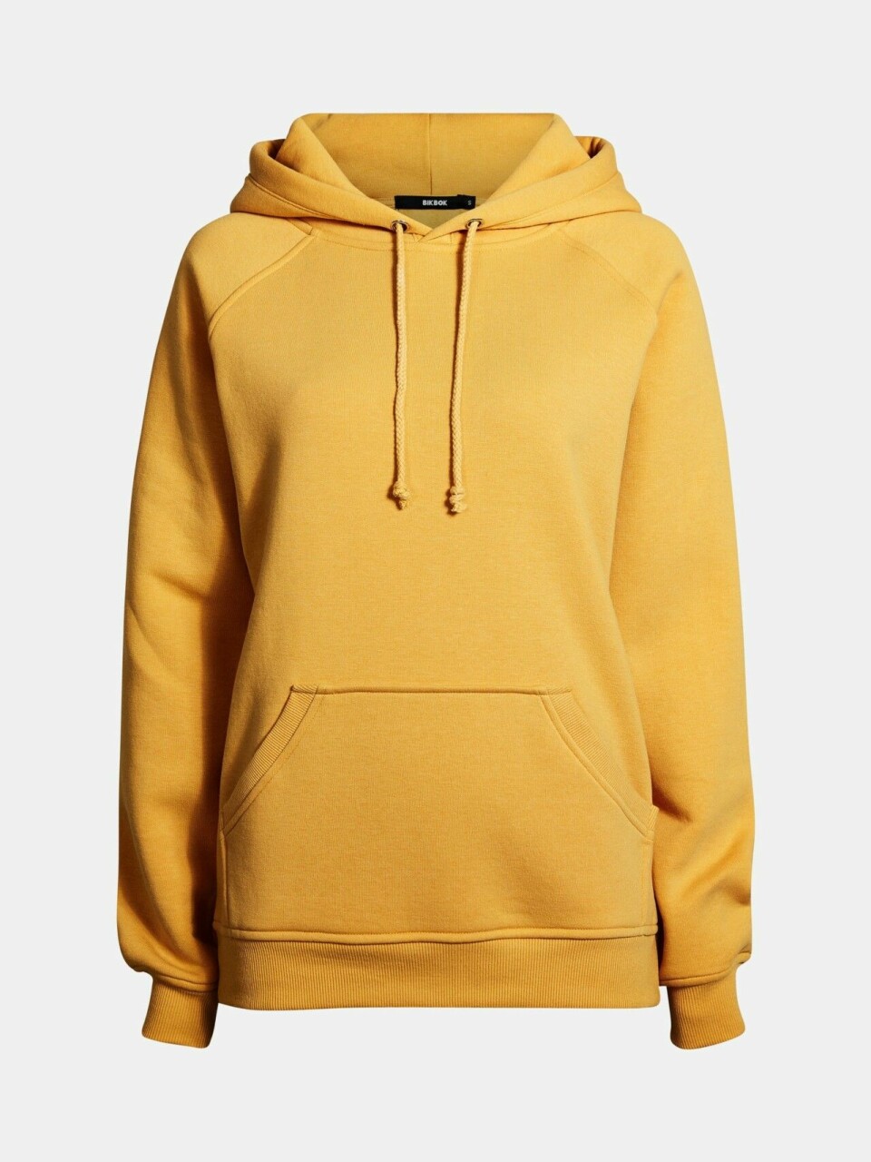 Våga färg! 10 trendiga hoodies som lyfter din outfit