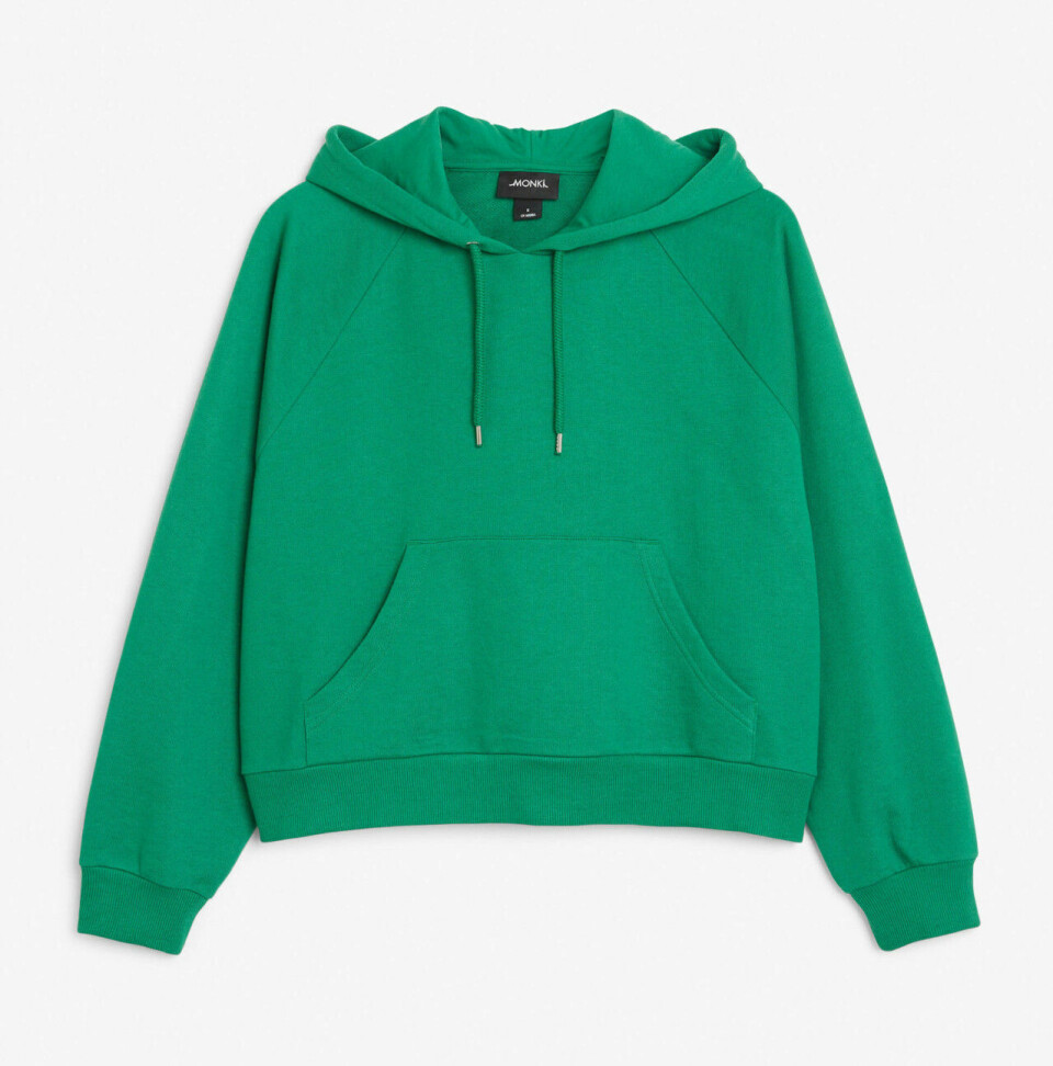 Våga färg! 10 trendiga hoodies som lyfter din outfit