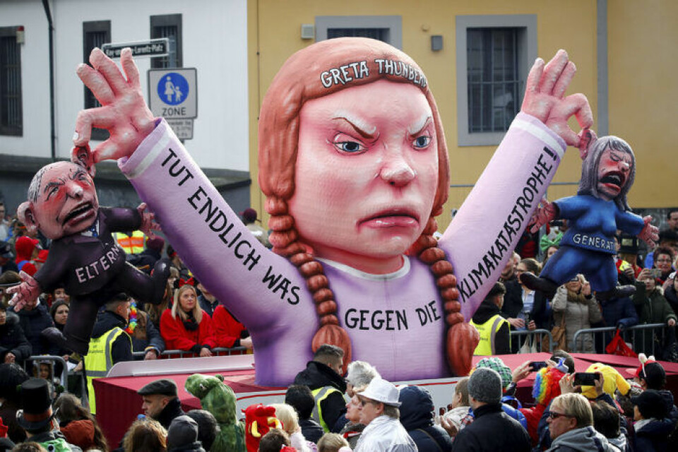 Figur av Greta Thunberg under en parad i Dusseldorf, Tyskland. Foto: REUTERS/Wolfgang Rattay Figur av Greta Thunberg under en parad i Dusseldorf, Tyskland. Foto: REUTERS/Wolfgang Rattay
