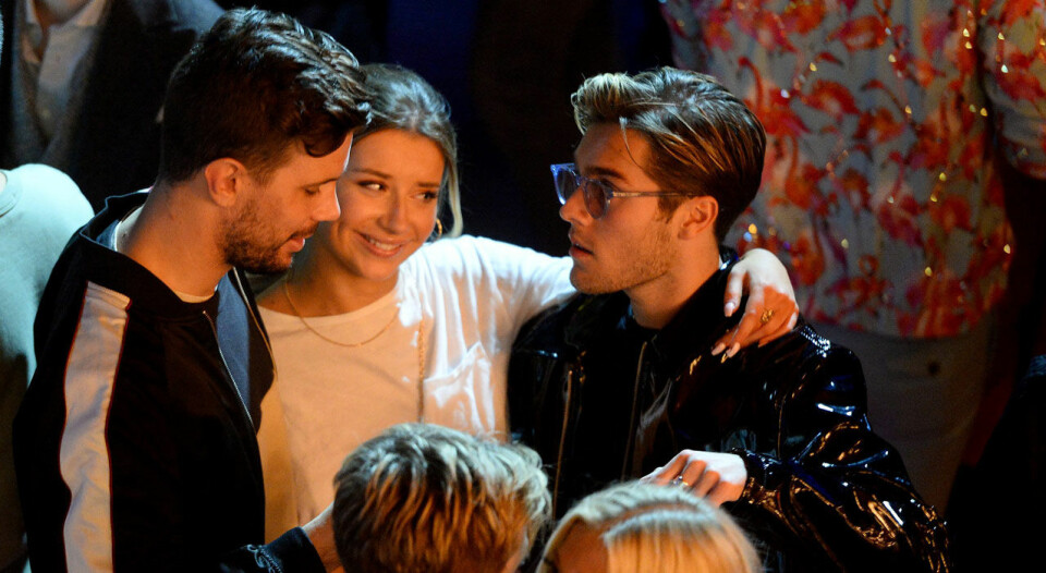 Benjamin minglade med Hanna Ferm under Melodifestivalen. Benjamin minglade med Hanna Ferm under Melodifestivalen.