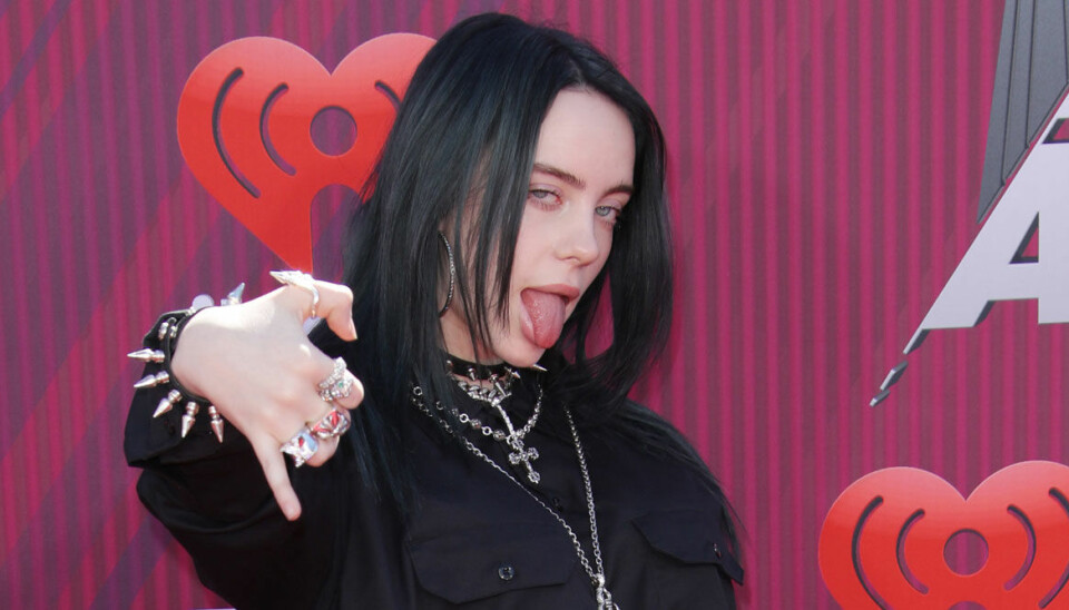 Billie Eilish öppnar upp om sin tourettes: “Jag har mina knep”