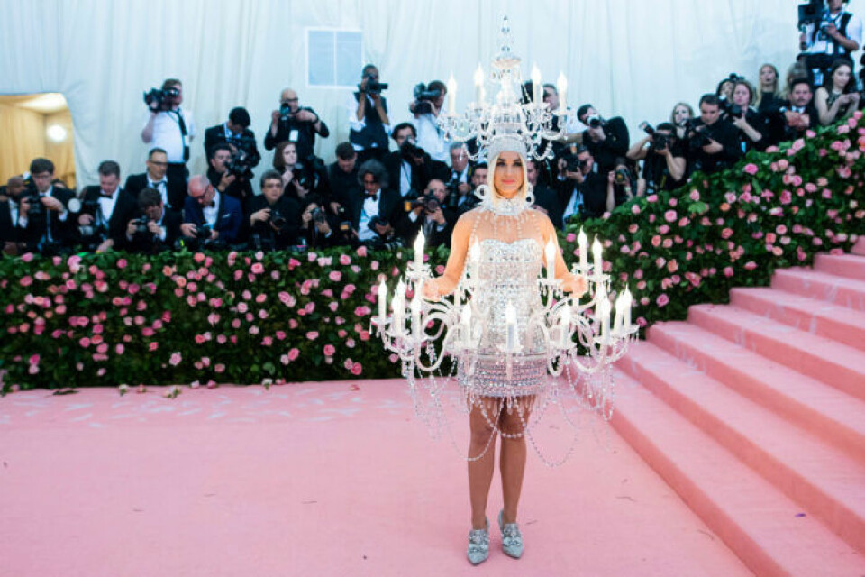 Katy Perrys klänning tog Met-galan med storm – se den här
