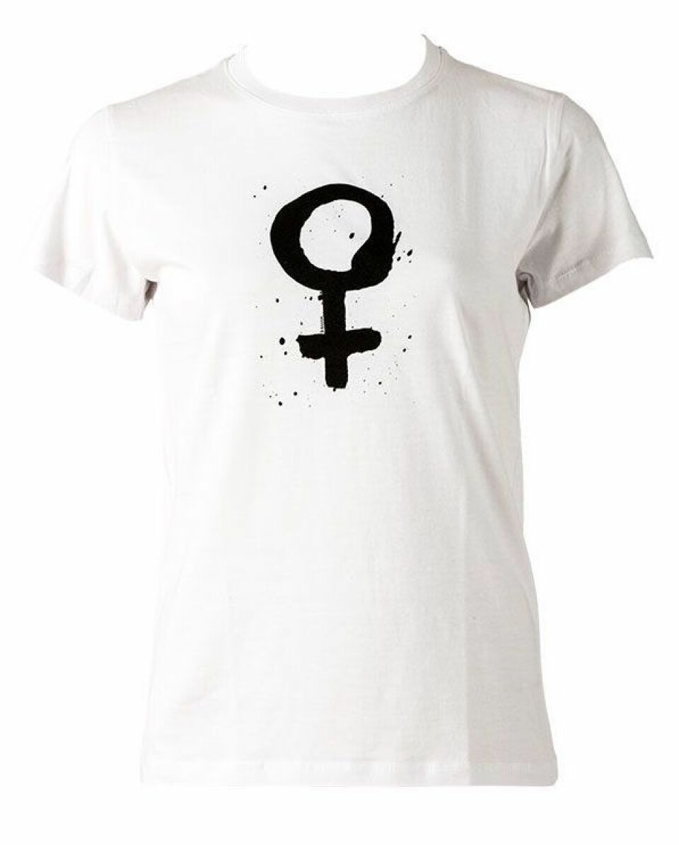 Här köper du FRIDAs feministiska t-shirt