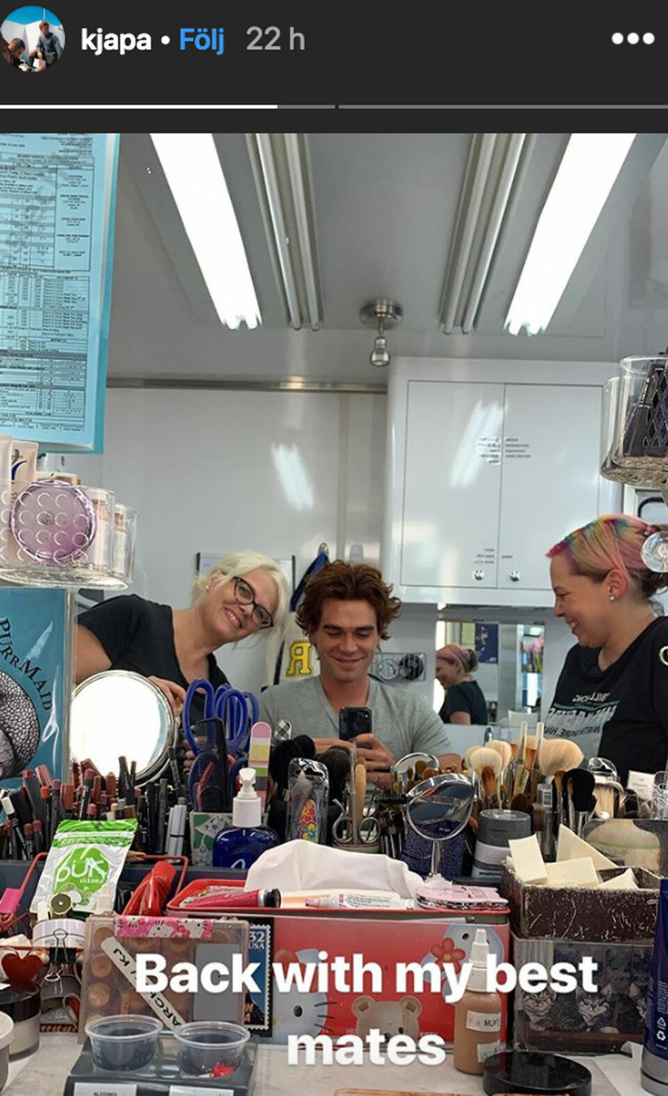Se skådisarnas behind the scenes-bilder från Riverdale säsong 4