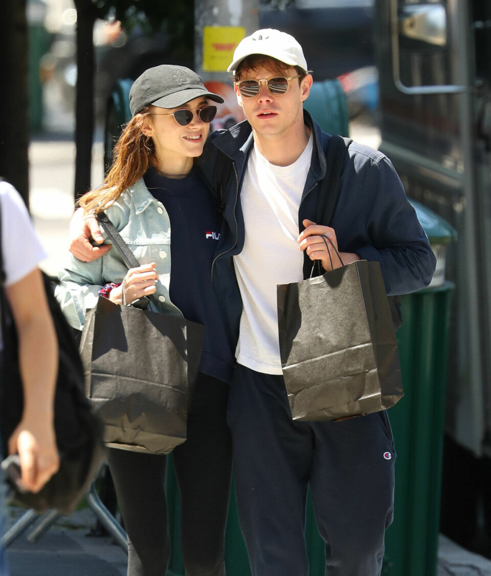 Natalia Dyer och Charlie Heaton från Stranger Things är ett par!