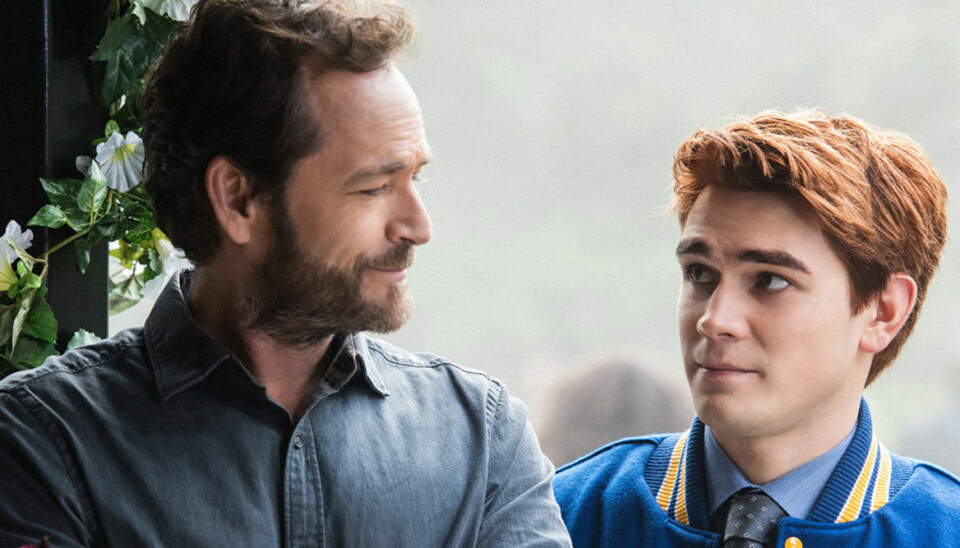 Se bilden! Så hyllas Luke Perry i Riverdale säsong 4