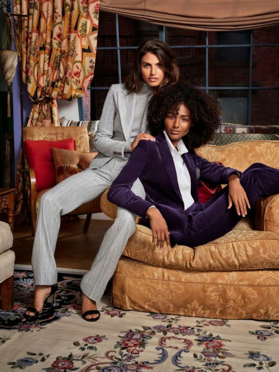 Rachel Green syntes ofta i moderiktiga statement-kostymer när hon jobbade på Ralph Lauren. Foto: Ralph Lauren Rachel Green syntes ofta i moderiktiga statement-kostymer när hon jobbade på Ralph Lauren. Foto: Ralph Lauren
