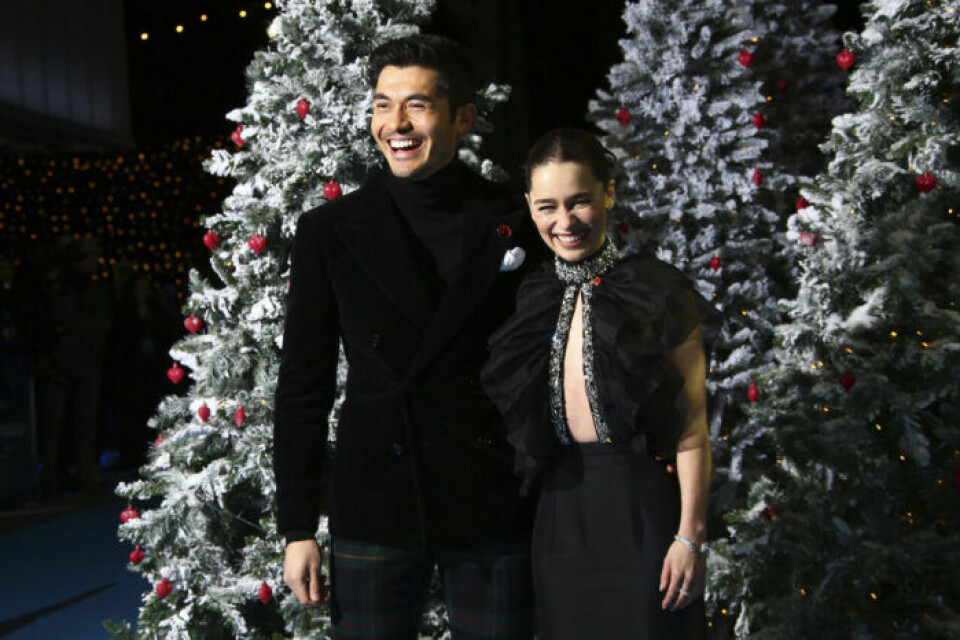 Henry Golding spelar mot Emilia Clarke i Last Christmas. Foto: TT Henry Golding spelar mot Emilia Clarke i Last Christmas. Foto: TT