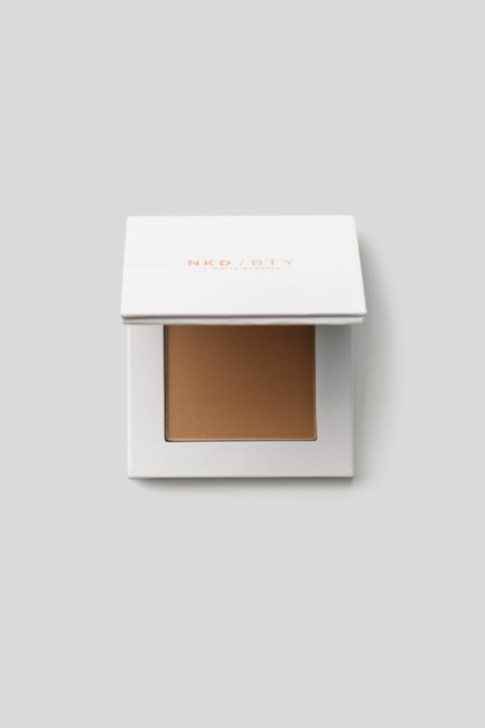 Bronzer, kommer även i en glowig upplaga. Bronzer, kommer även i en glowig upplaga.