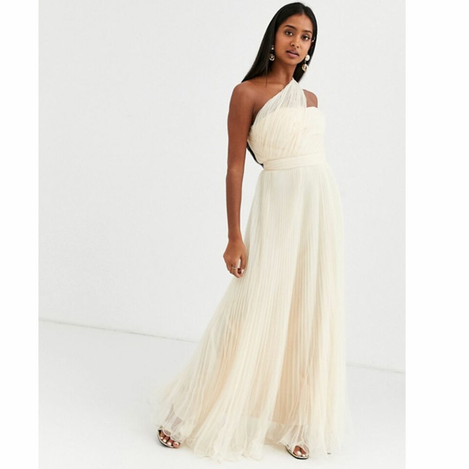 Balklänningar 2020: 18 fina modeller i butik just nu