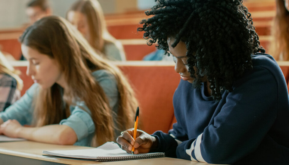 Coronaviruset: Nu stängs gymnasieskolor och universitet ner