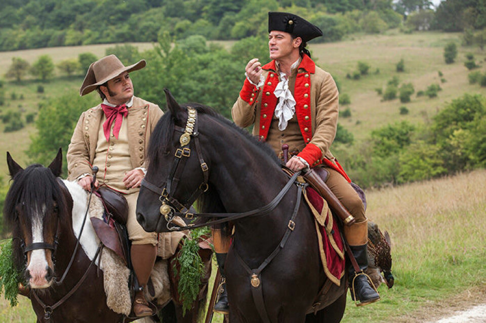 Luke Evans och Josh Gad spelar karaktärerna Gaston och LeFou i Skönheten och odjuret. Luke Evans och Josh Gad spelar karaktärerna Gaston och LeFou i Skönheten och odjuret.