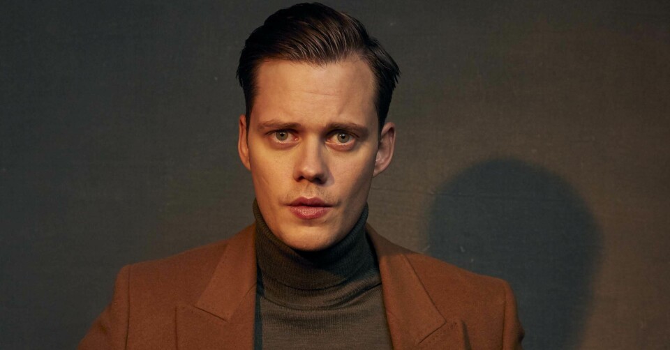 Bill Skarsgård spelar clownen Pennywise i nya filmatiseringen av Stephen Kings skräckklassiker Det. Bill Skarsgård spelar clownen Pennywise i nya filmatiseringen av Stephen Kings skräckklassiker Det.