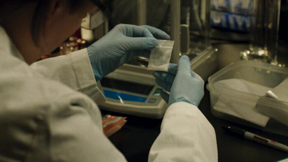 Det amerikanska rättssystemet ställs helt på ända i den nya dokumentären How To Fix a Drug Scandal. Det amerikanska rättssystemet ställs helt på ända i den nya dokumentären How To Fix a Drug Scandal.